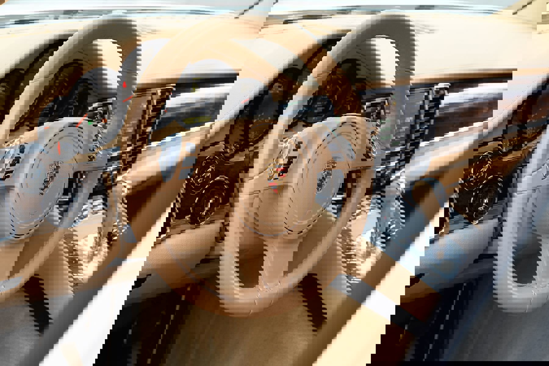 Used 2015 Porsche Panamera 4 image 22