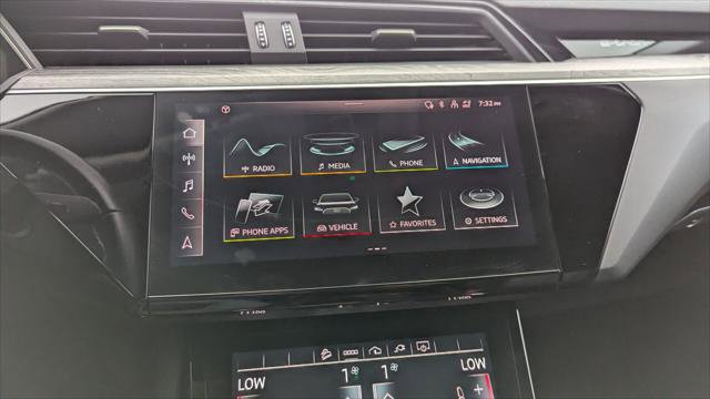 Used 2021 Audi e-tron Premium w/ Convenience Plus Package AWD/4WD image 26