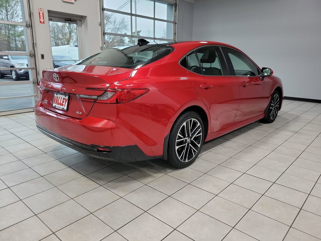 Used 2025 Toyota Camry XLE image 29