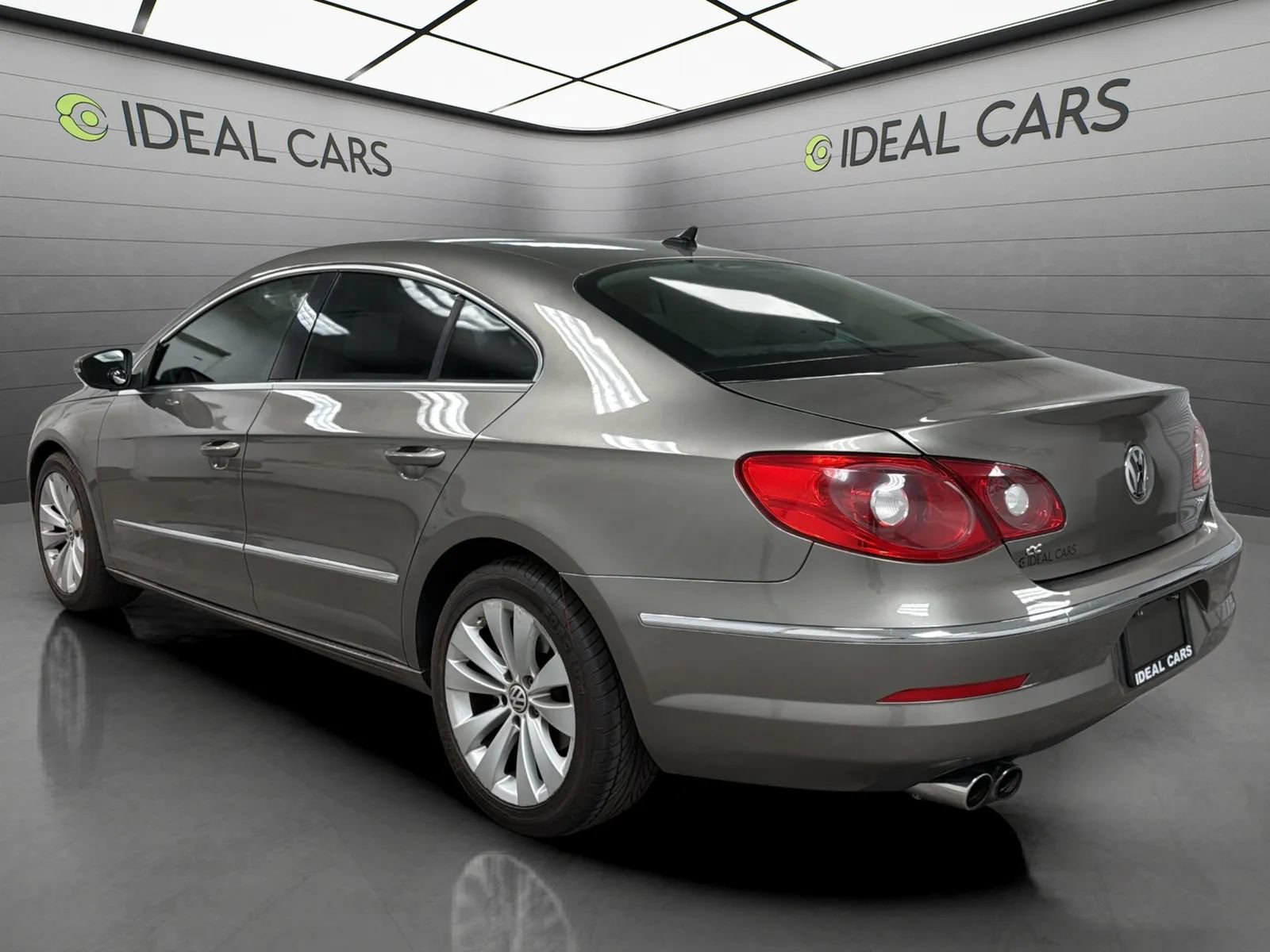 Used 2010 Volkswagen CC Sport FWD image 7