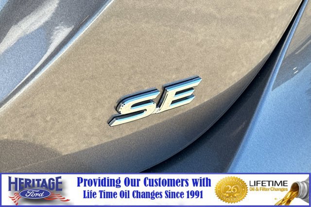 Used 2022 Toyota Camry SE w/ Carpet Mat Package (TMS) FWD image 25