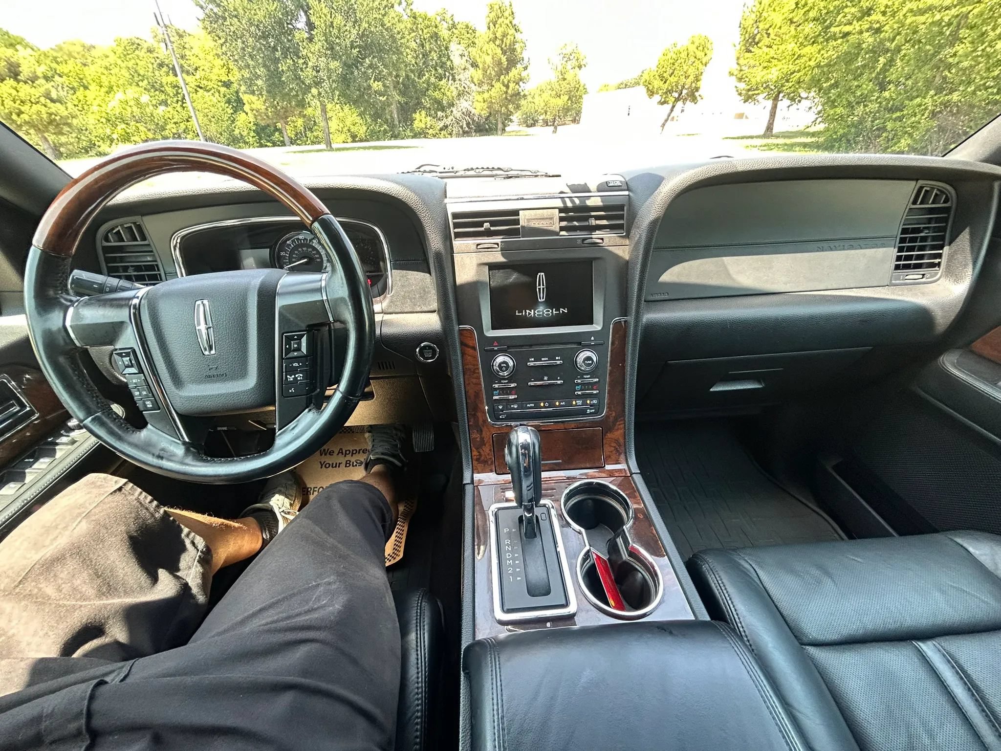 Used 2015 Lincoln Navigator 2WD image 19