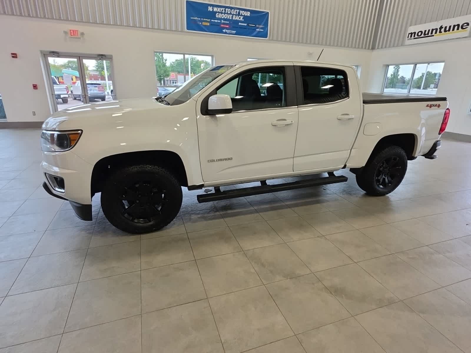 Used 2020 Chevrolet Colorado LT AWD/4WD image 16
