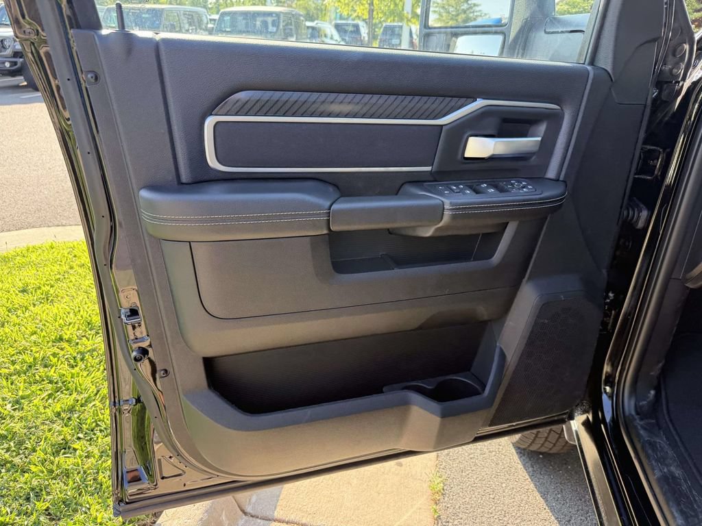 New 2026 RAM 3500 Big Horn AWD/4WD image 30