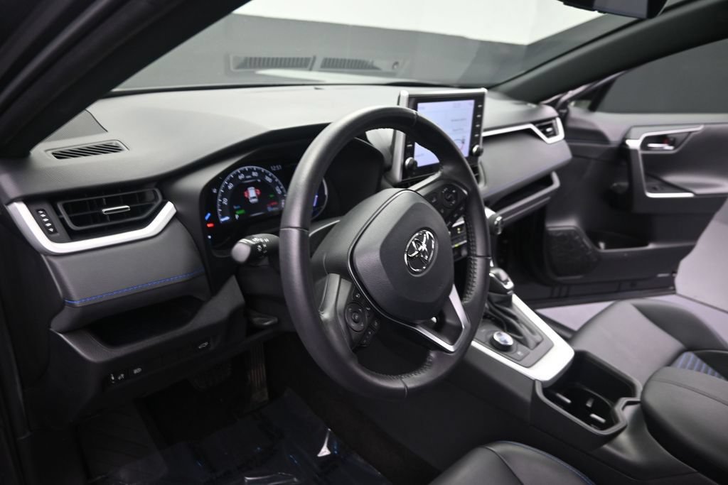 Used 2022 Toyota RAV4 XSE AWD/4WD image 13