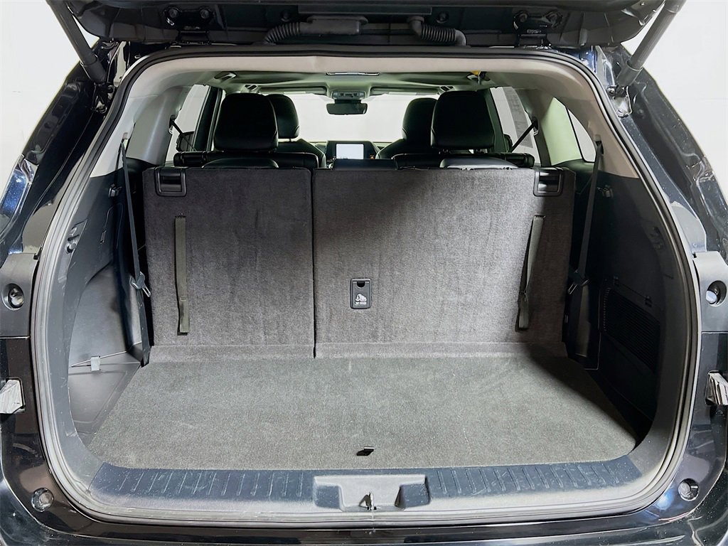 Certified 2024 Toyota Highlander XLE image 24