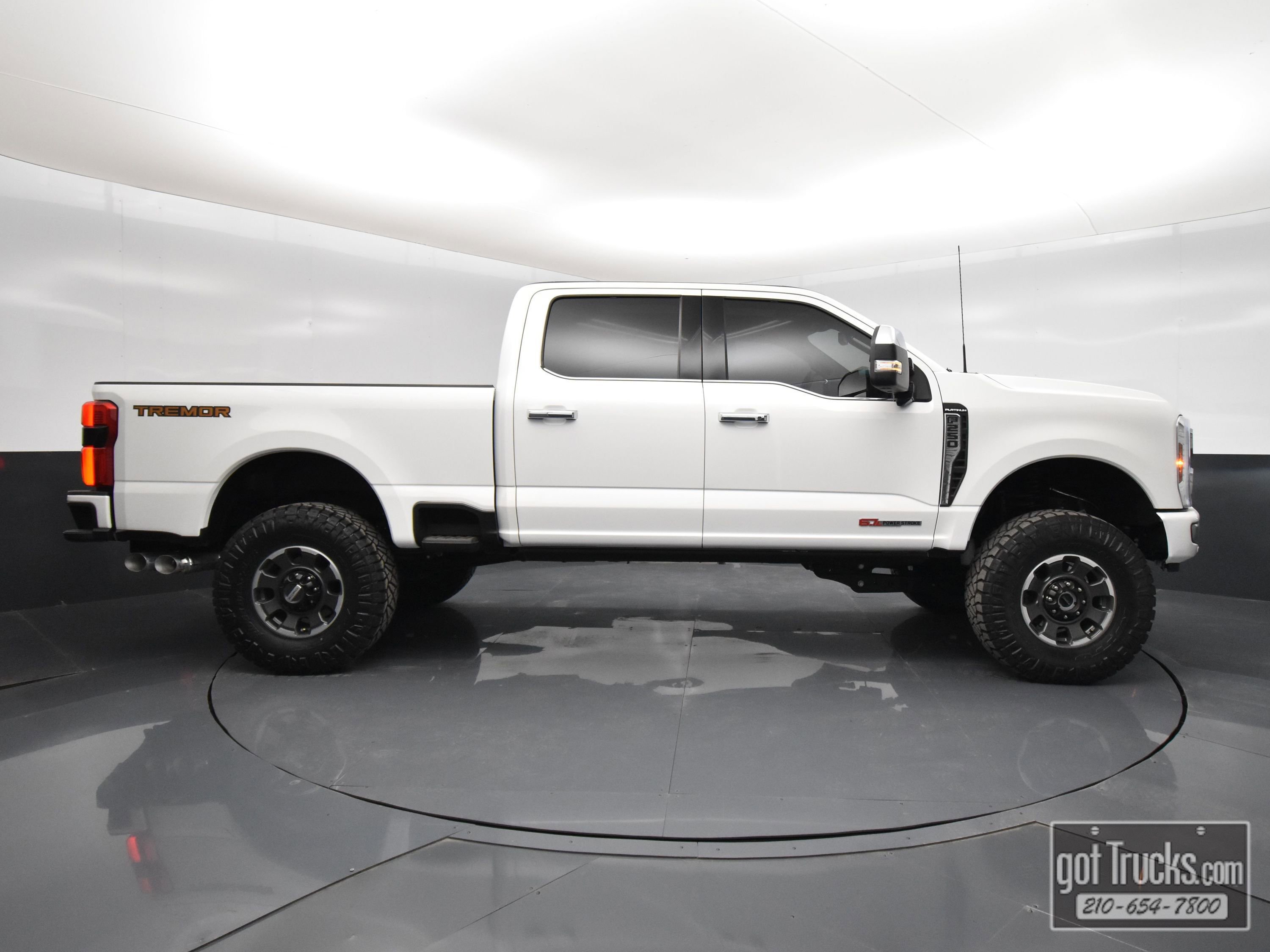 Used 2024 Ford F250 Platinum w/ Tremor Off-Road Package image 55