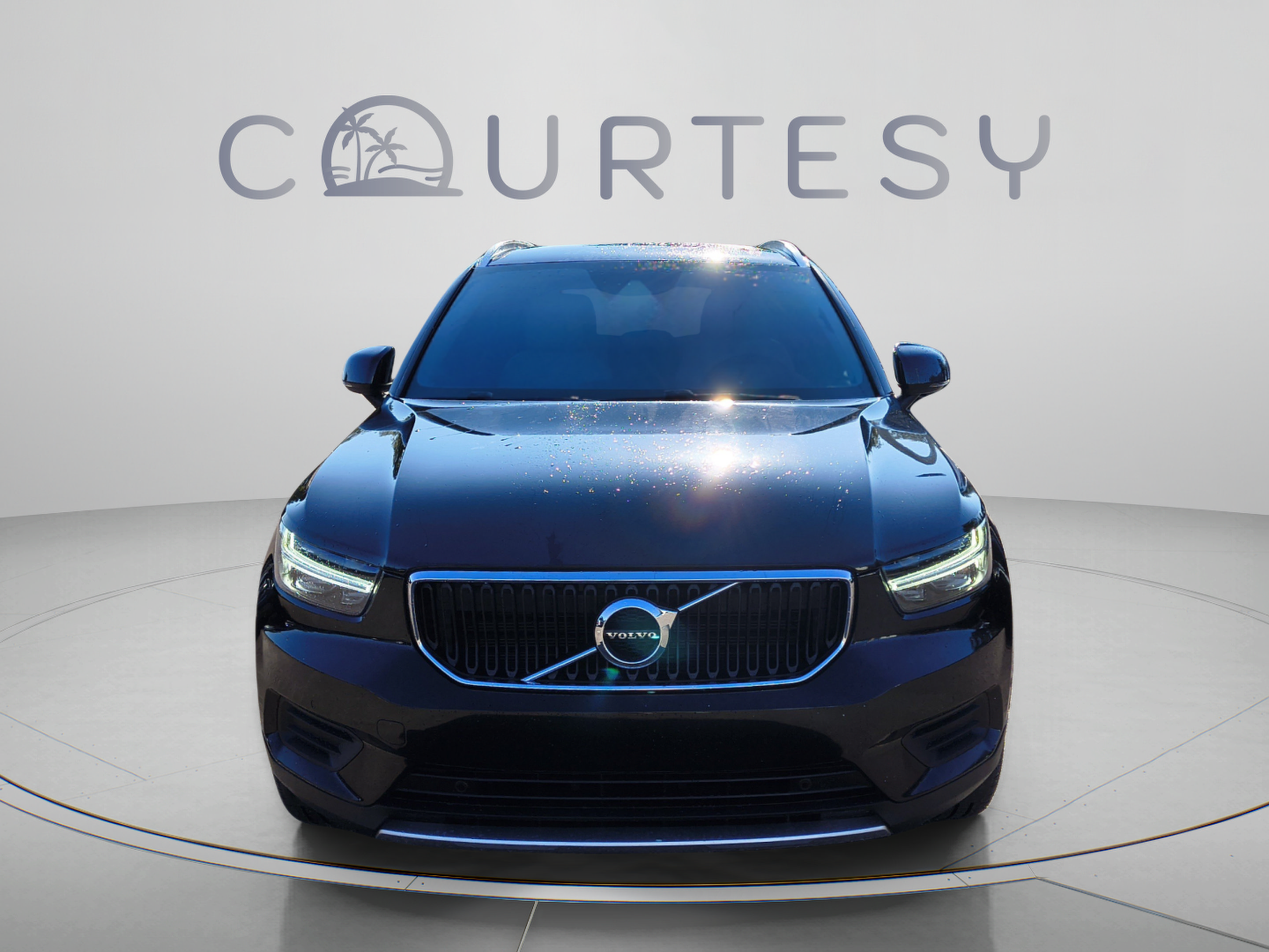 Used 2019 Volvo XC40 T4 Momentum FWD image 8
