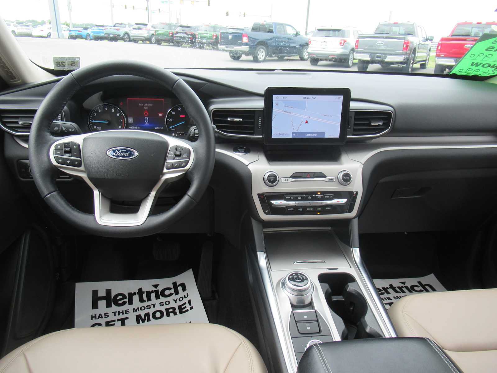 Used 2023 Ford Explorer XLT w/ Equipment Group 202A AWD/4WD image 18