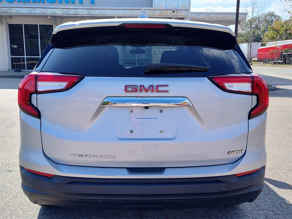 Used 2022 GMC Terrain SLE image 7