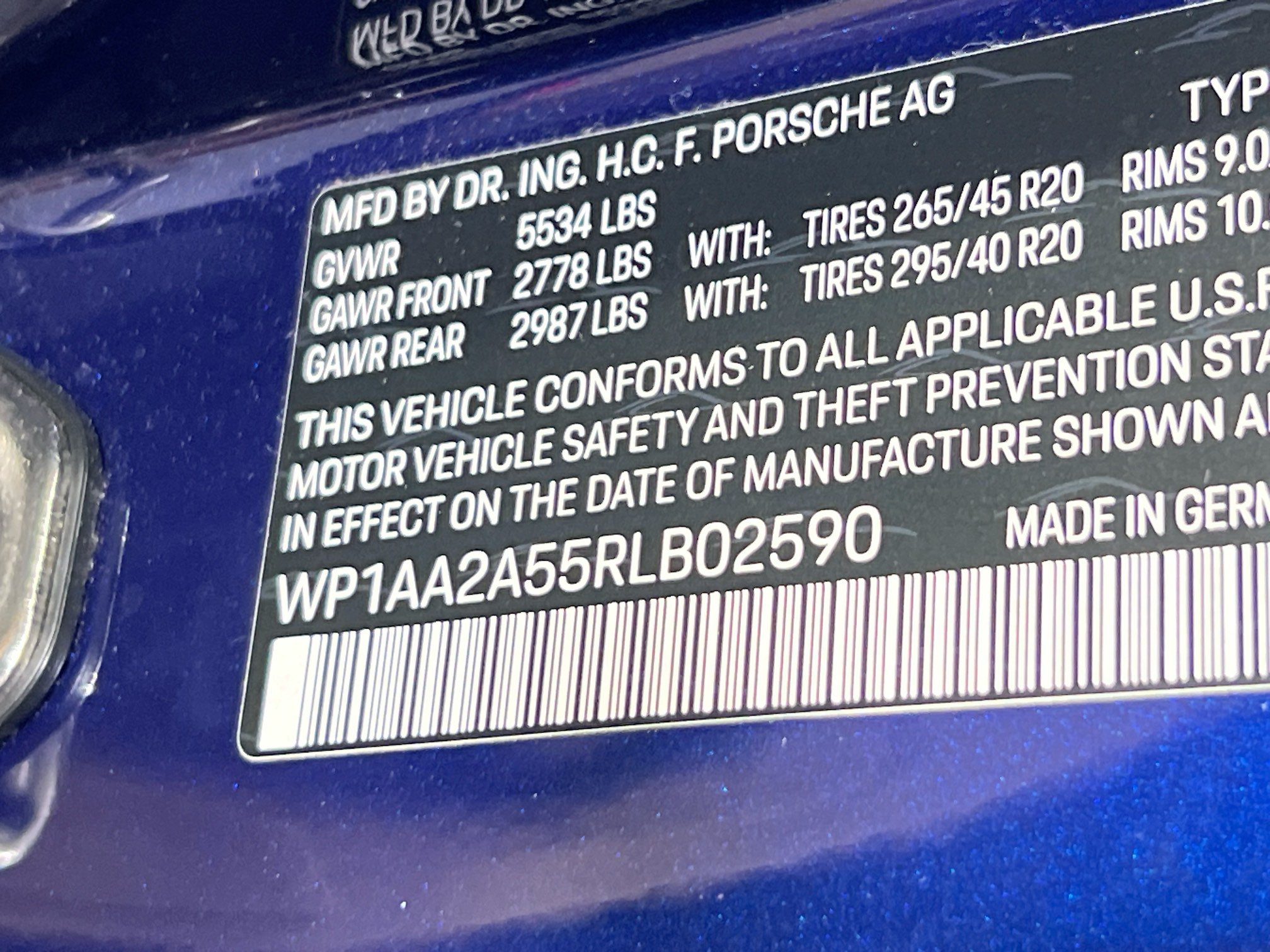 Used 2024 Porsche Macan AWD/4WD image 32
