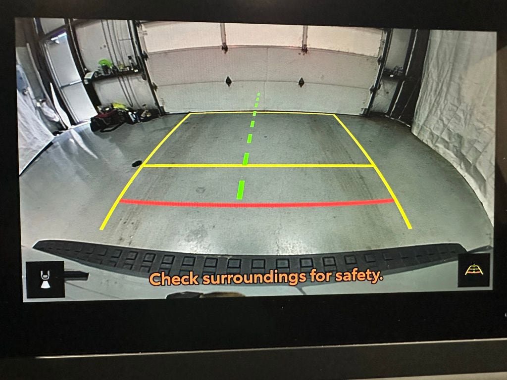 Used 2025 Toyota 4Runner SR5 AWD/4WD image 36