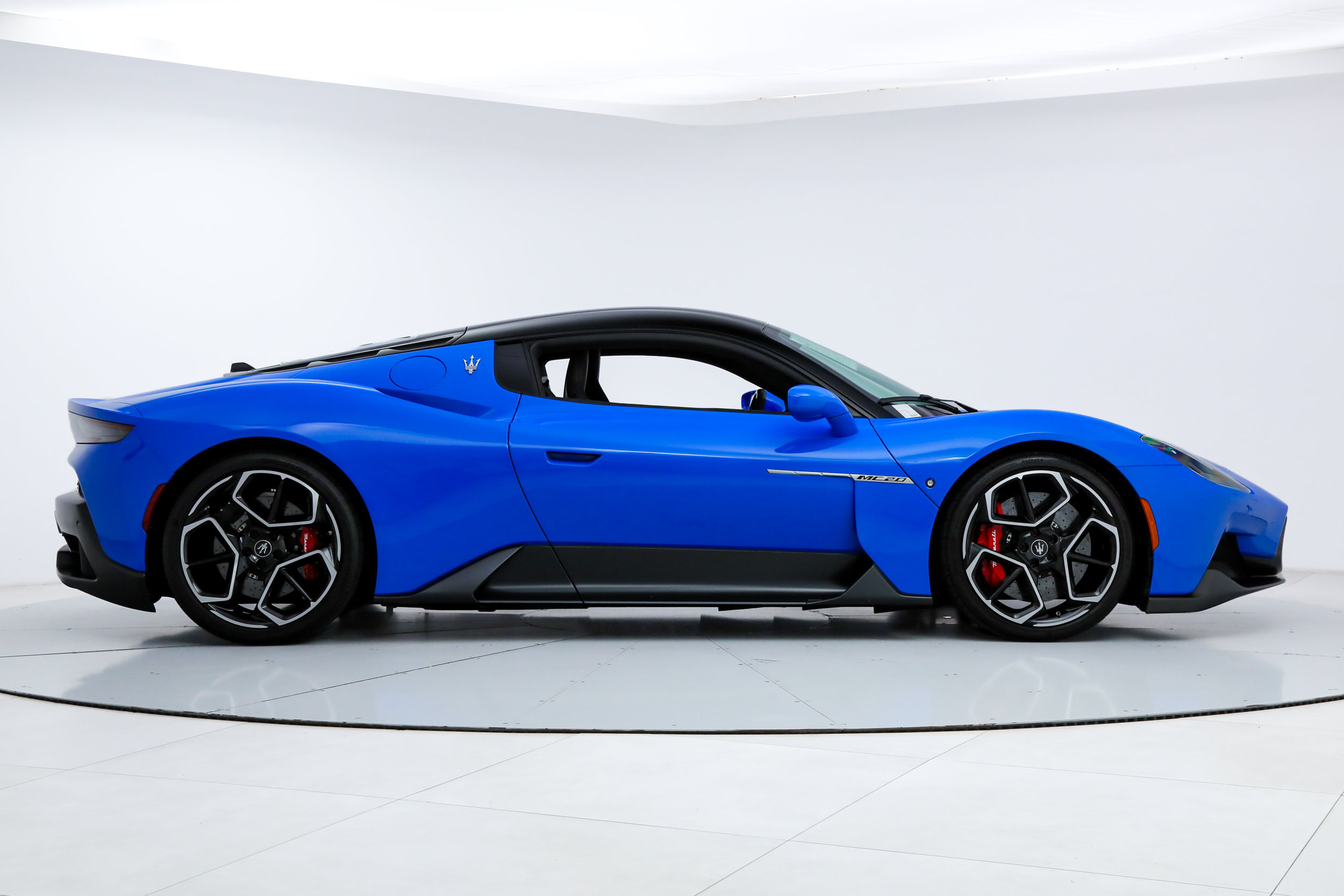 Certified 2022 Maserati MC20 Coupe RWD image 6