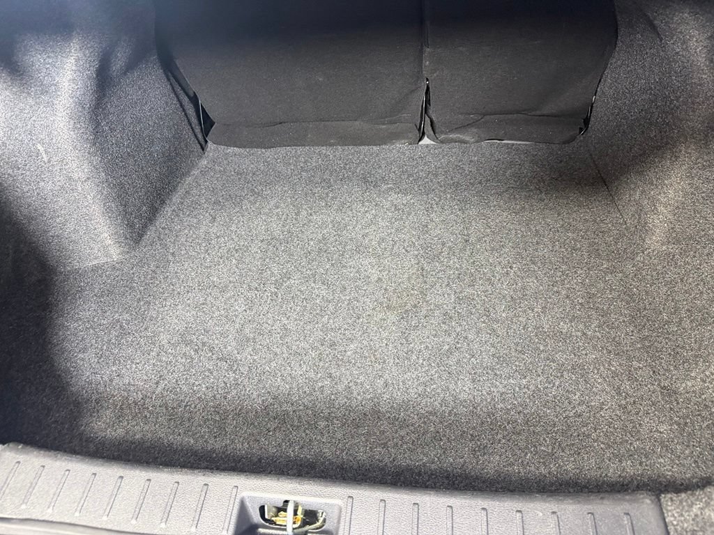 Used 2025 Nissan Versa SV FWD image 33