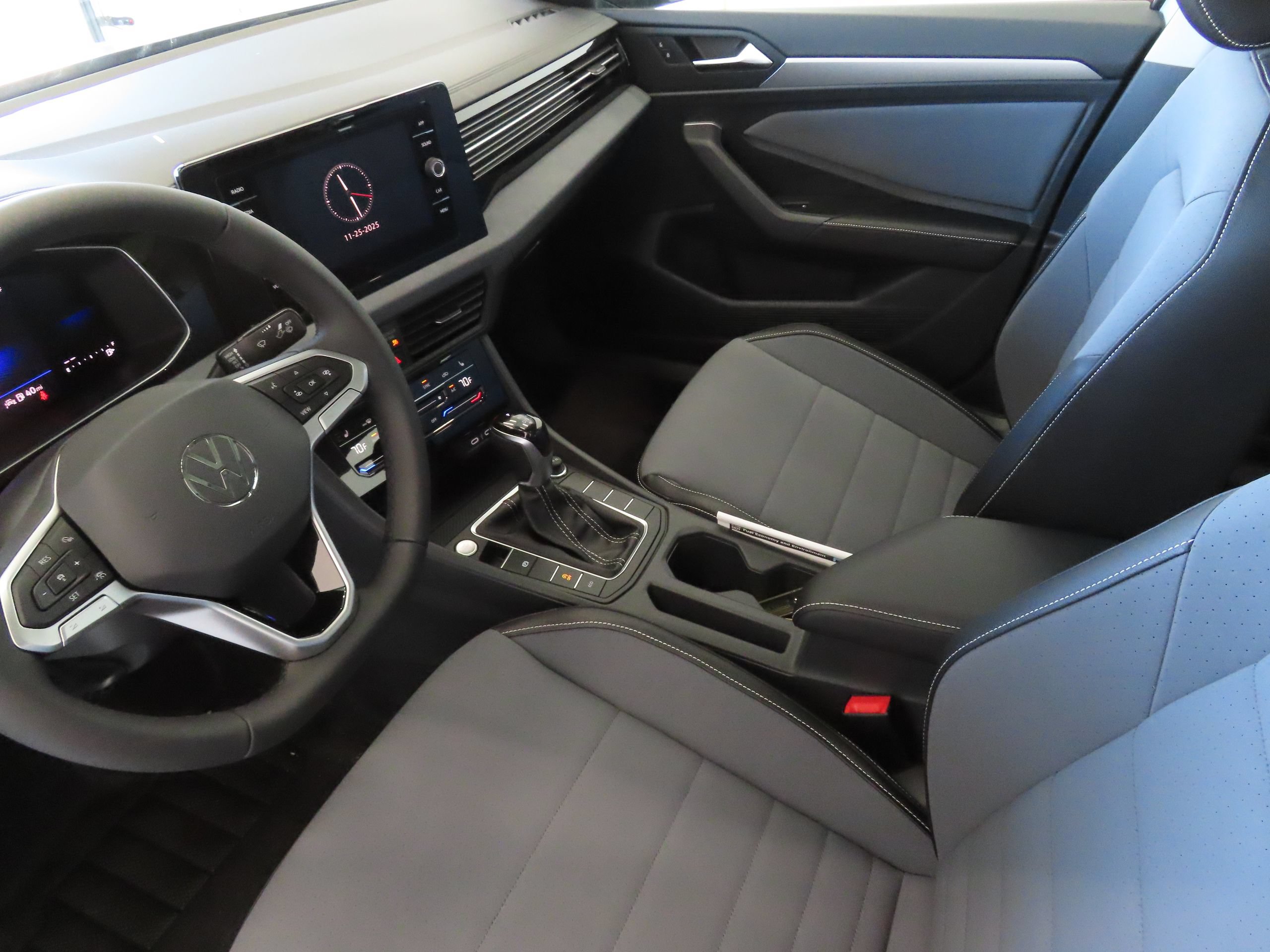 New 2026 Volkswagen Jetta SE FWD image 21