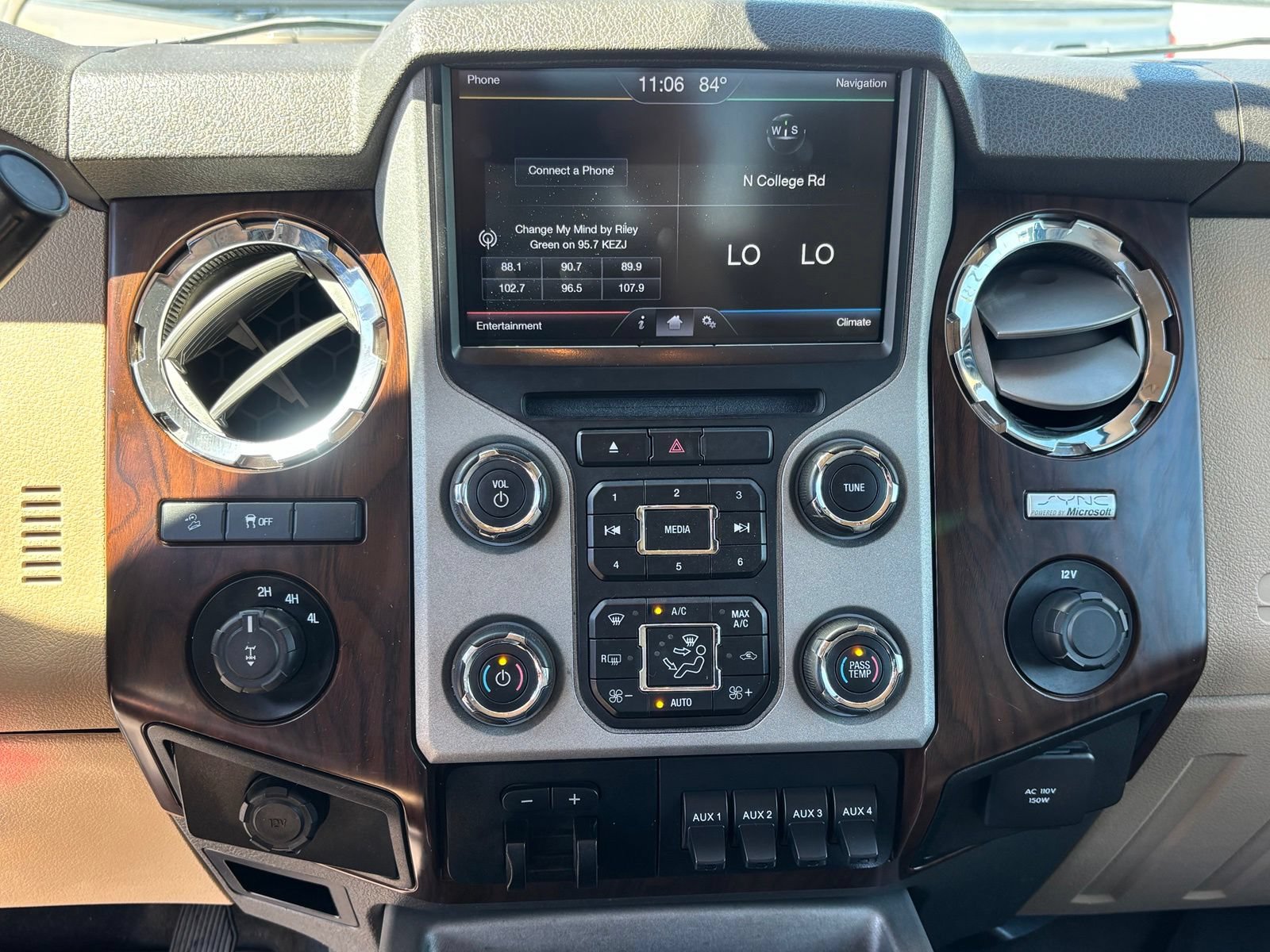 Used 2014 Ford F350 Lariat w/ FX4 Off-Road Package AWD/4WD image 18