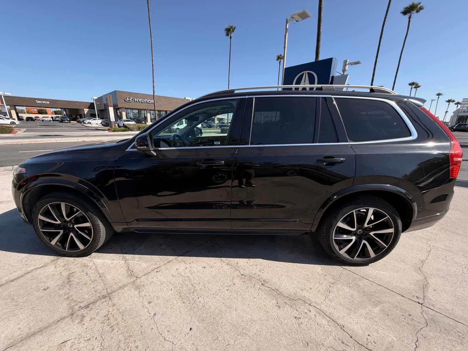 Used 2018 Volvo XC90 T6 Momentum w/ Convenience Package AWD/4WD image 2