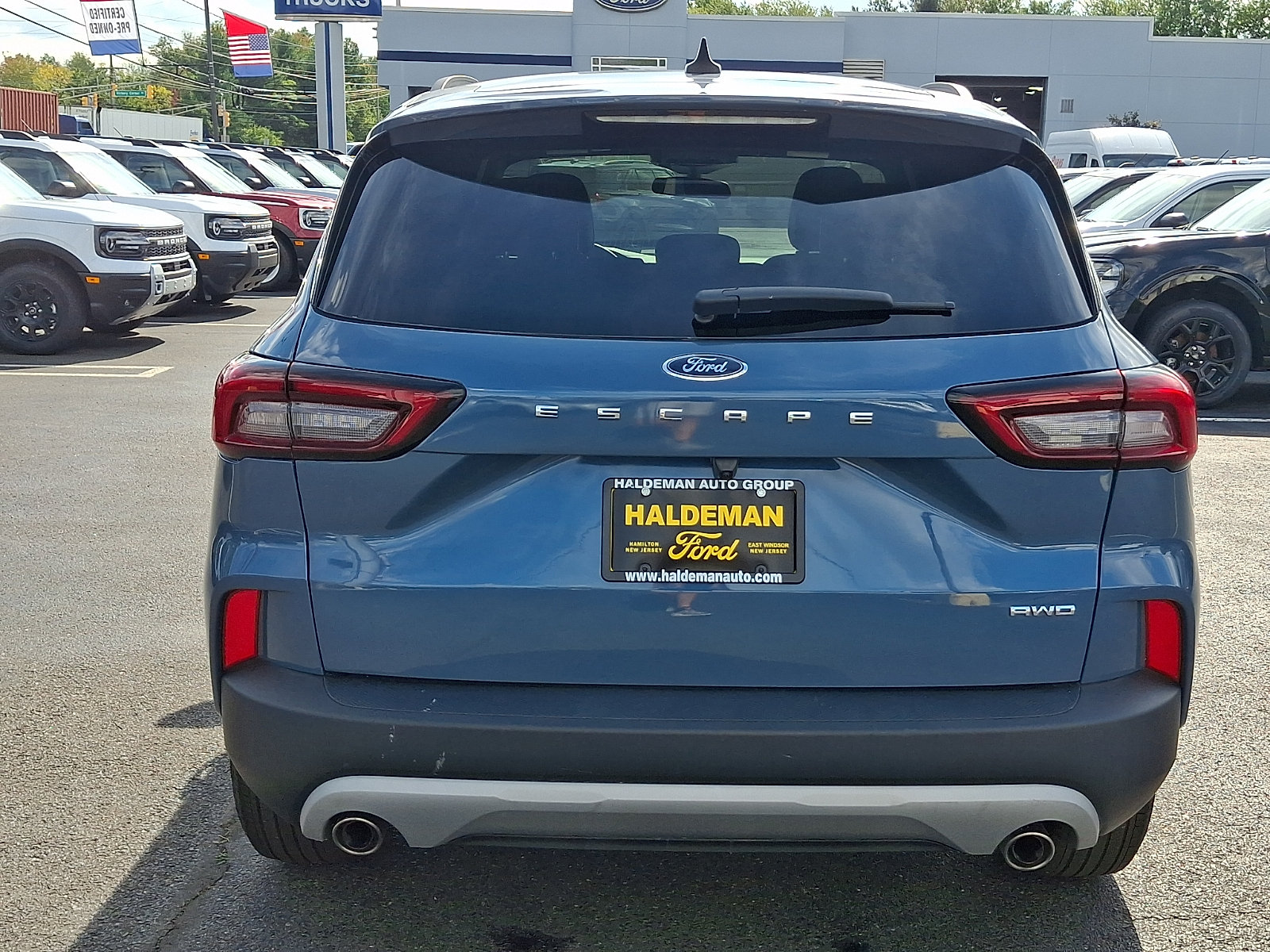 Used 2025 Ford Escape ST-Line Select AWD/4WD image 6