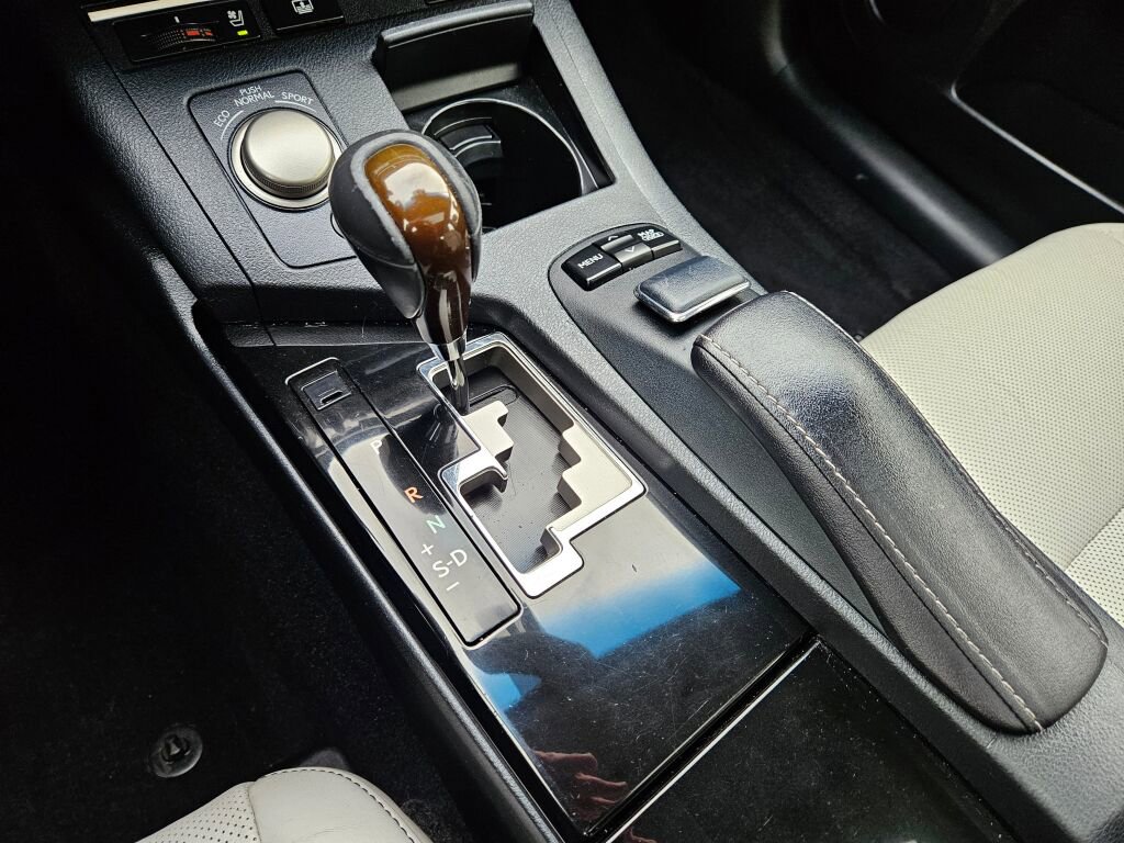 Used 2013 Lexus ES 350 w/ Luxury Pkg image 23