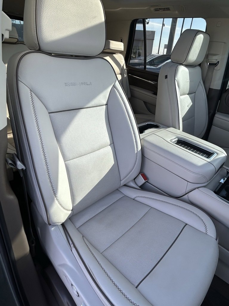 Used 2023 GMC Yukon Denali w/ Max Trailering Package image 15