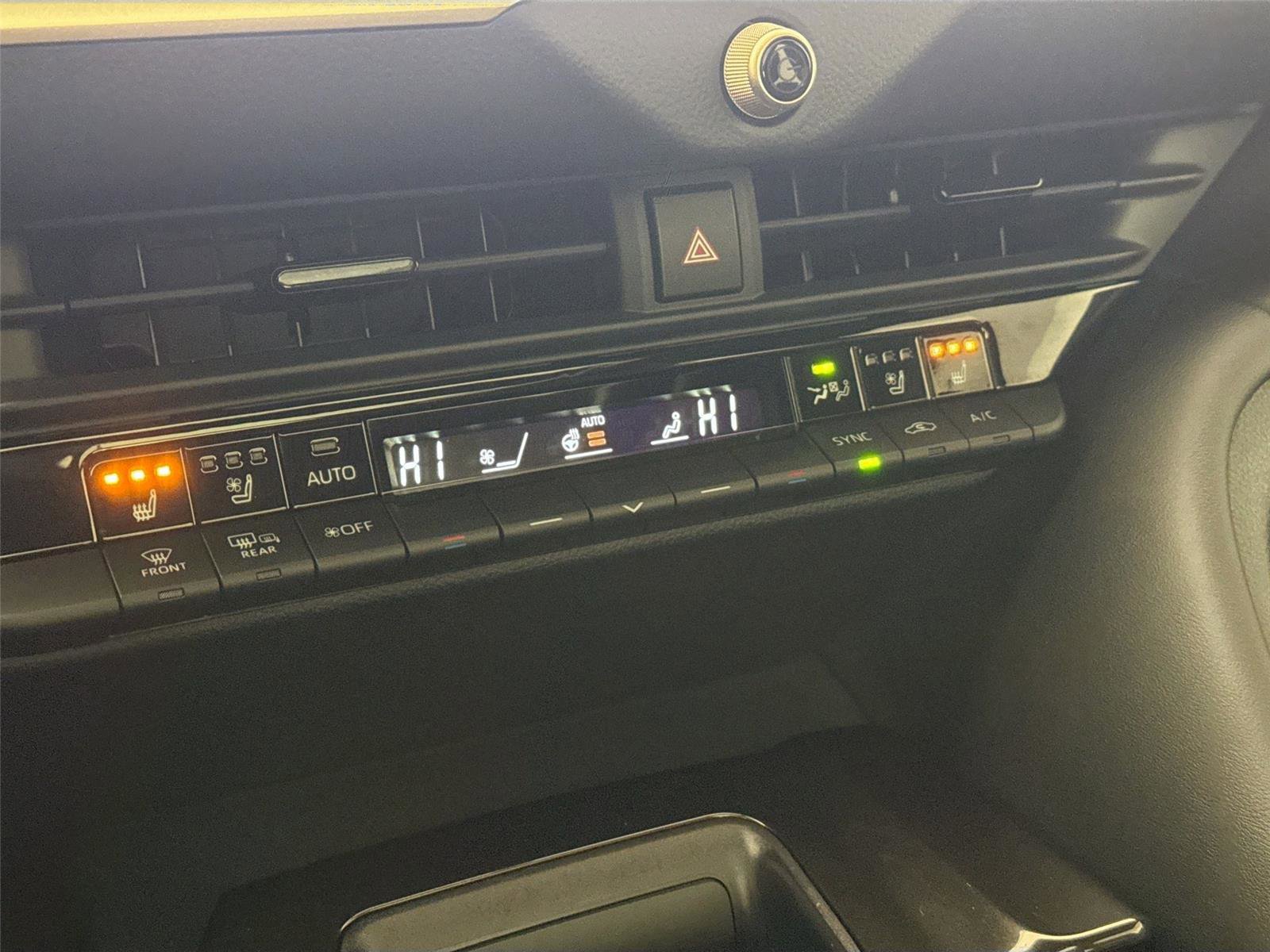 Certified 2025 Toyota Crown Platinum image 27