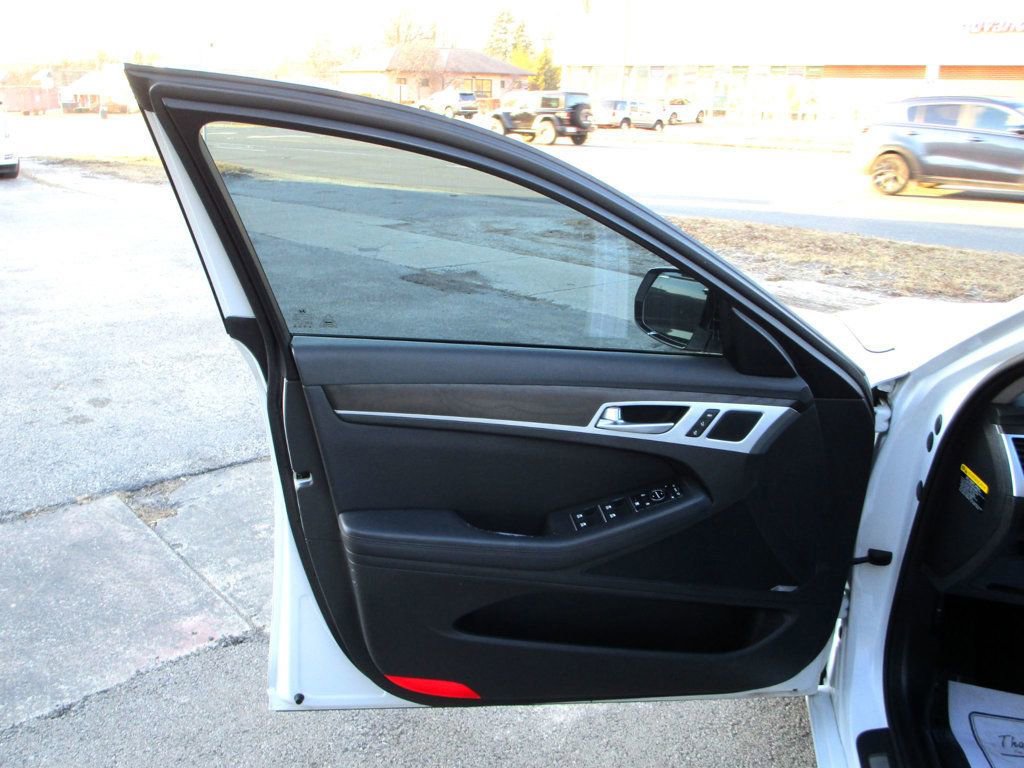 Used 2016 Hyundai Genesis 3.8 w/ Option Group 04 image 31