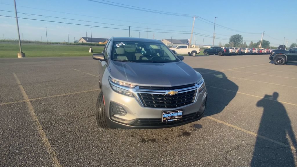 Certified 2023 Chevrolet Equinox LS w/ Driver Confidence II Package AWD/4WD image 3