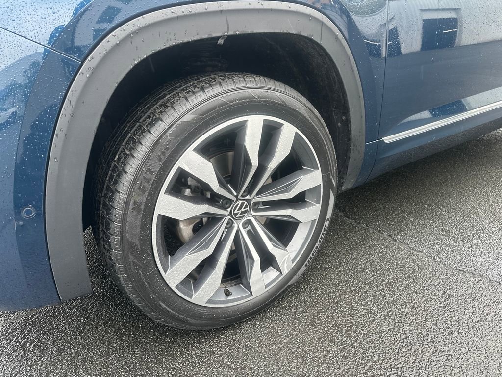 Certified 2023 Volkswagen Atlas Cross Sport SEL Premium R-Line AWD/4WD image 2