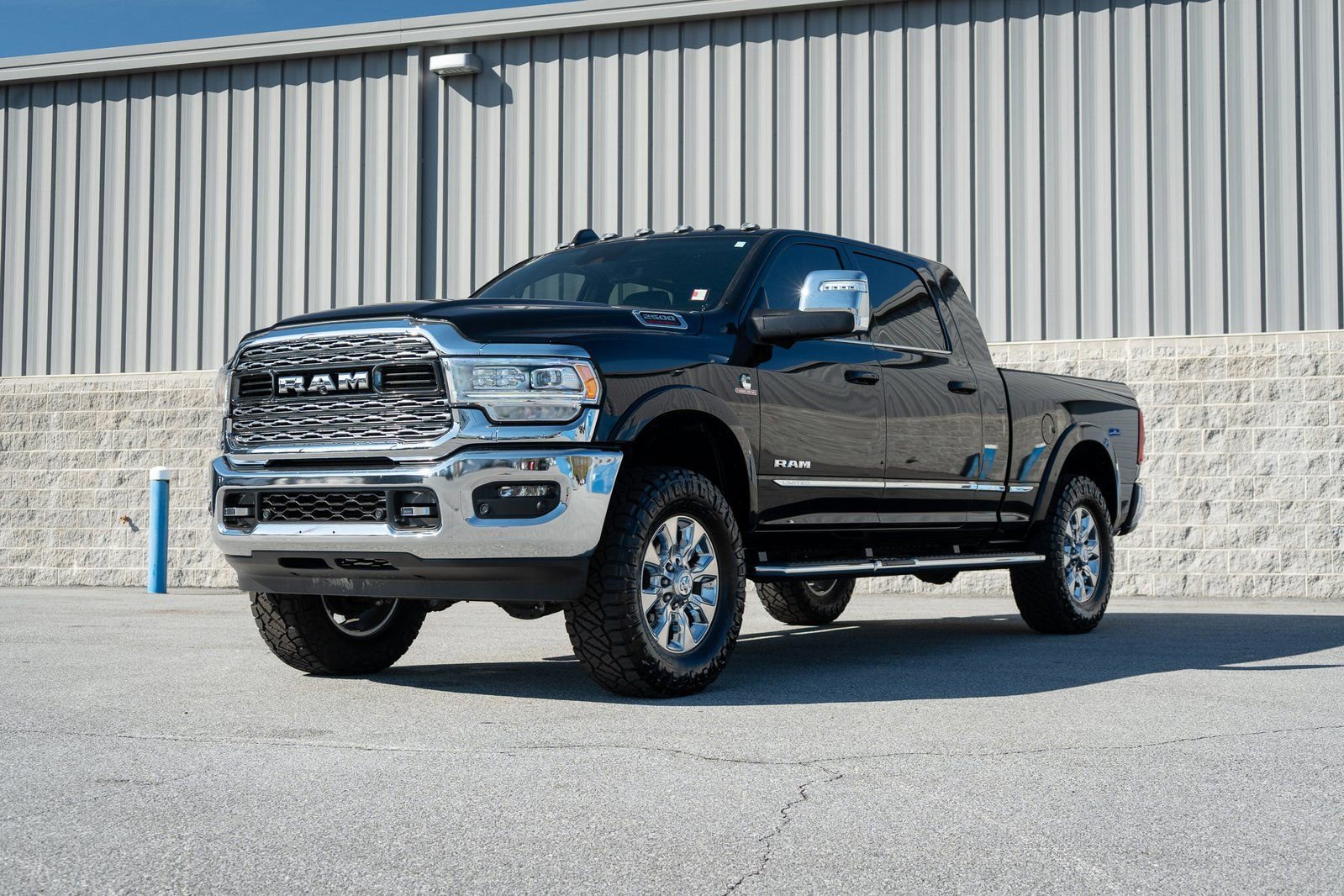 Used 2024 RAM 2500 Limited image 8