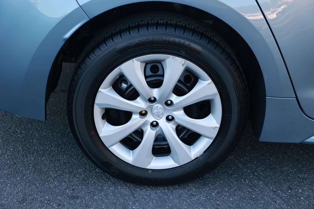 Used 2023 Toyota Corolla LE w/ Carpet Mat Package (TMS) FWD image 12