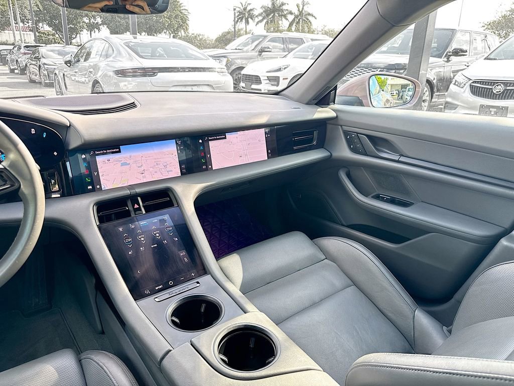 Used 2022 Porsche Taycan image 25