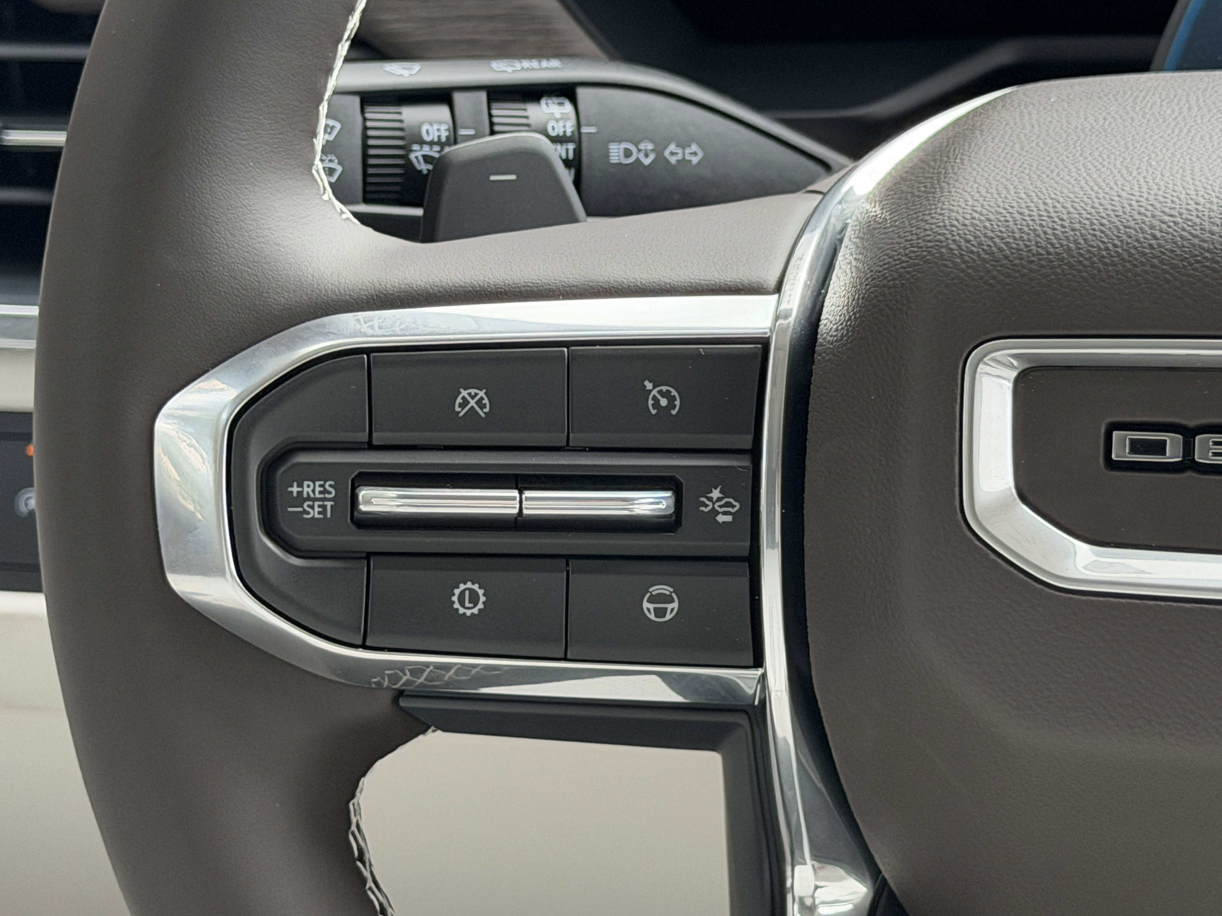 New 2026 GMC Acadia Denali w/ Super Cruise Package image 39