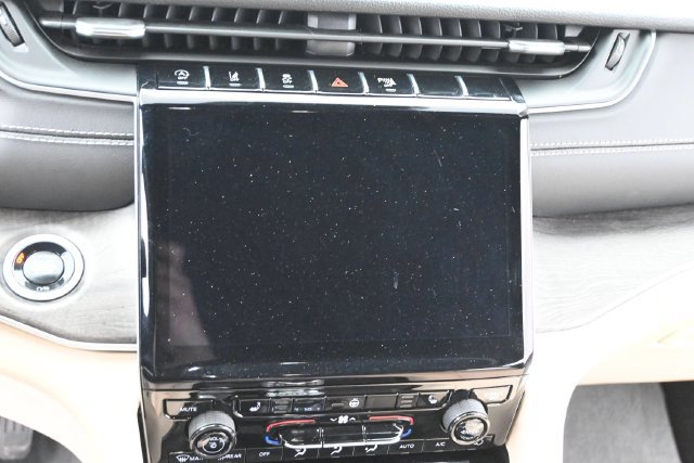 Used 2025 Jeep Grand Cherokee L Limited w/ Trailer Tow Package AWD/4WD image 25
