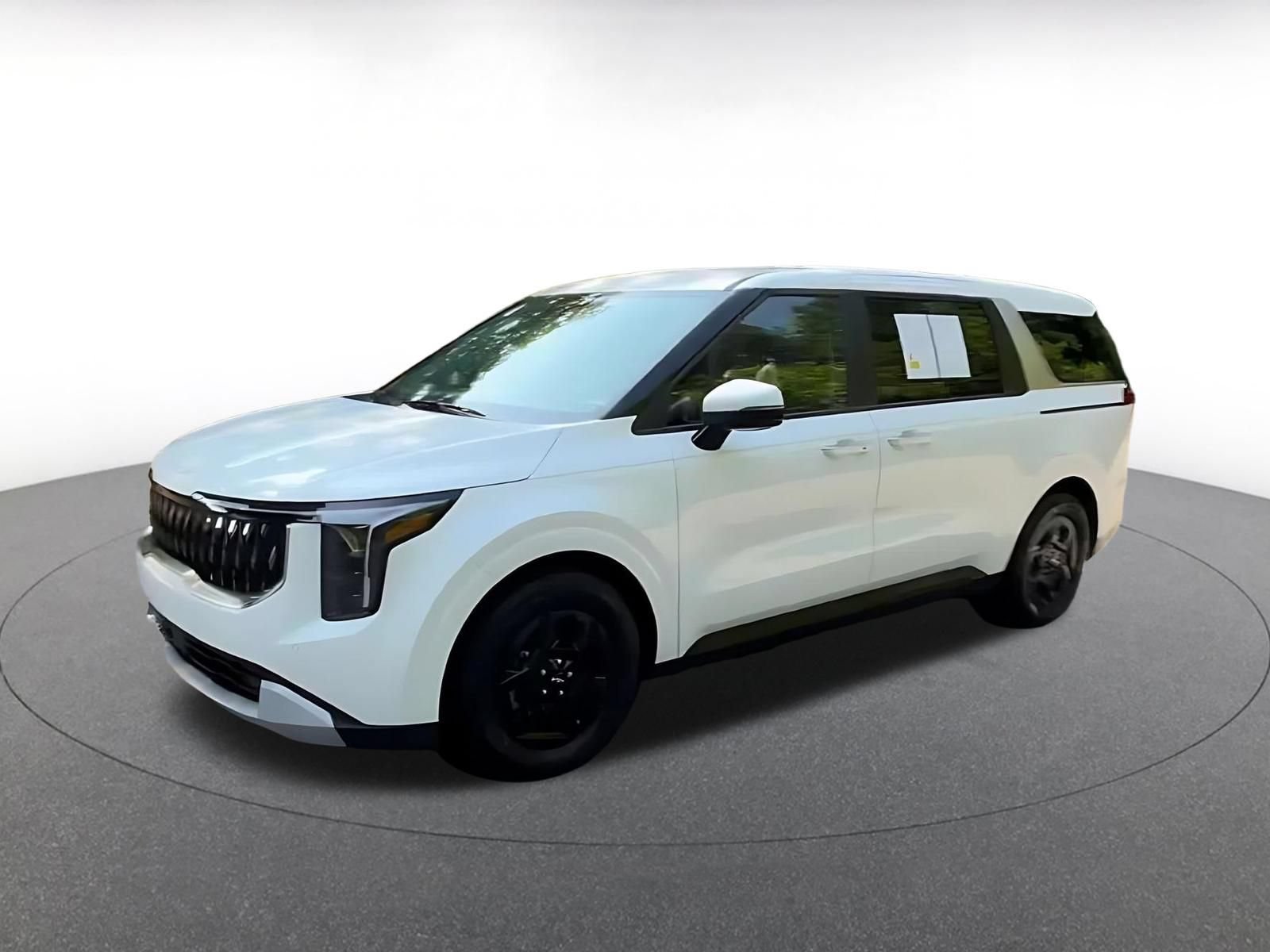 Used 2026 Kia Carnival FWD image 8