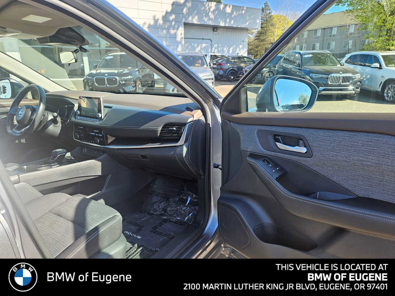 Used 2021 Nissan Rogue SV image 10