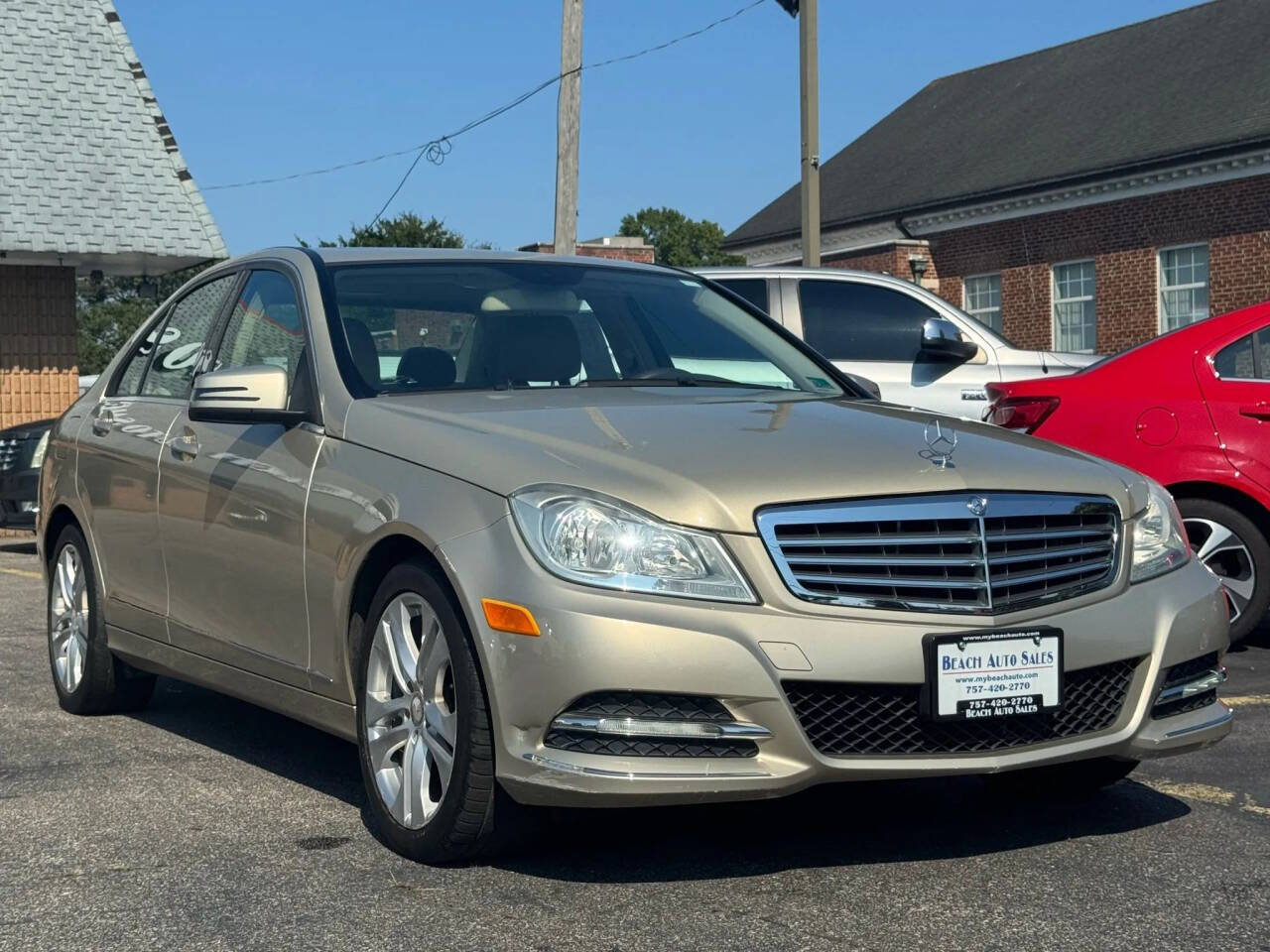 Used 2012 Mercedes-Benz C 300 4MATIC Sedan image 3