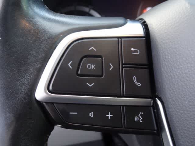 Used 2021 Toyota Highlander XLE FWD image 28