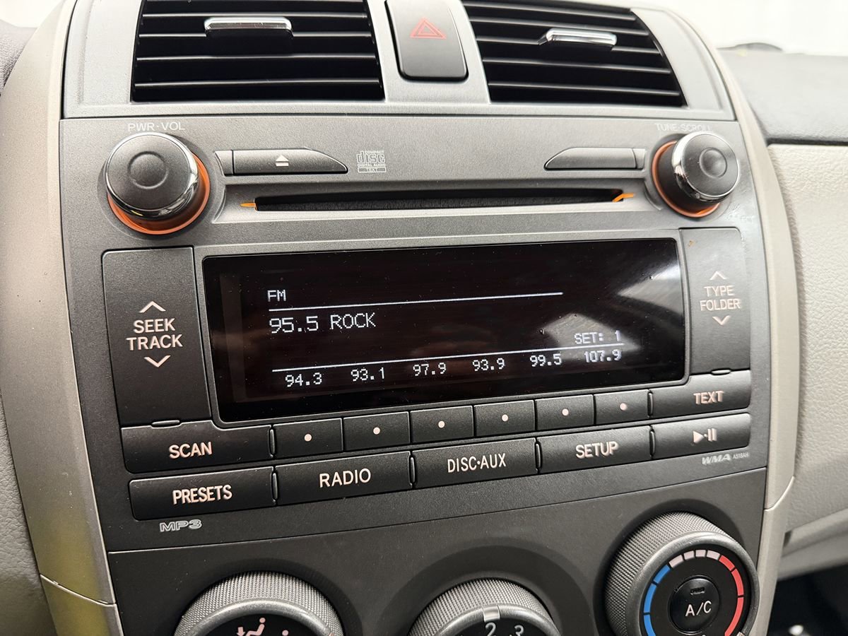 Used 2011 Toyota Corolla LE FWD image 13
