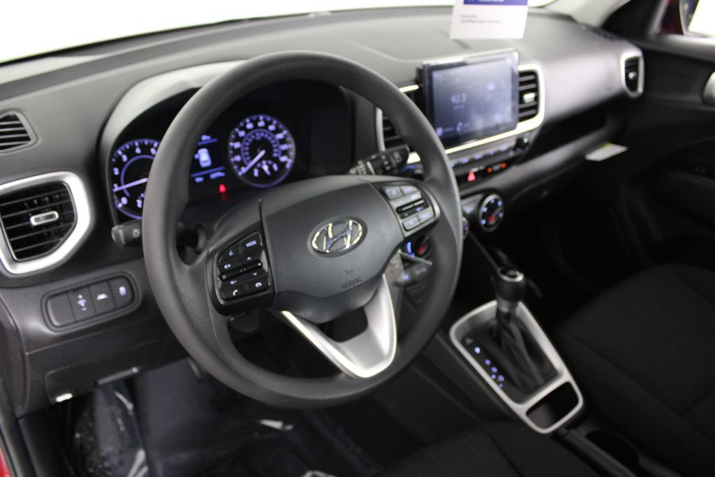 Certified 2022 Hyundai Venue SE FWD image 18