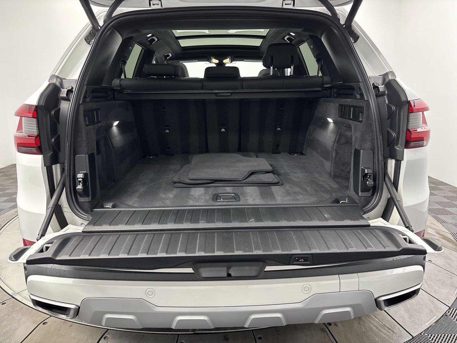Used 2021 BMW X5 xDrive40i w/ Premium Package 2 AWD/4WD image 21