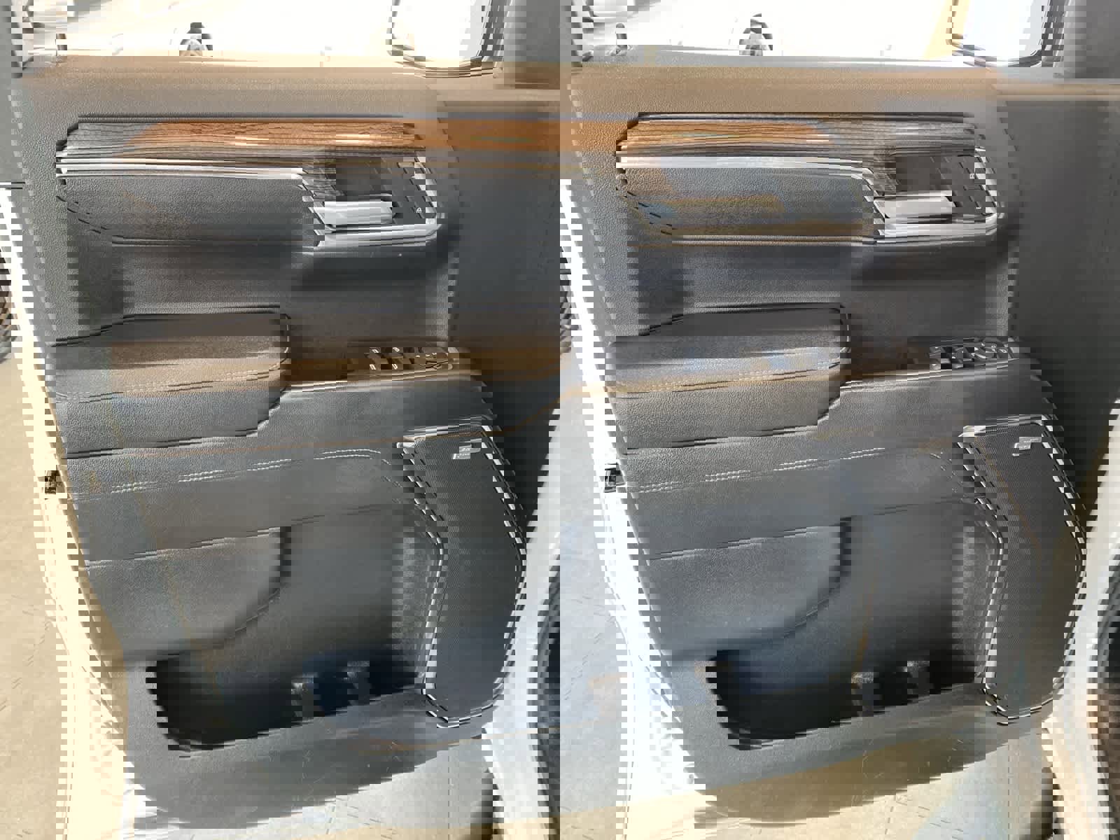 Used 2022 Chevrolet Silverado 1500 LT Trail Boss w/ Convenience Package II image 17