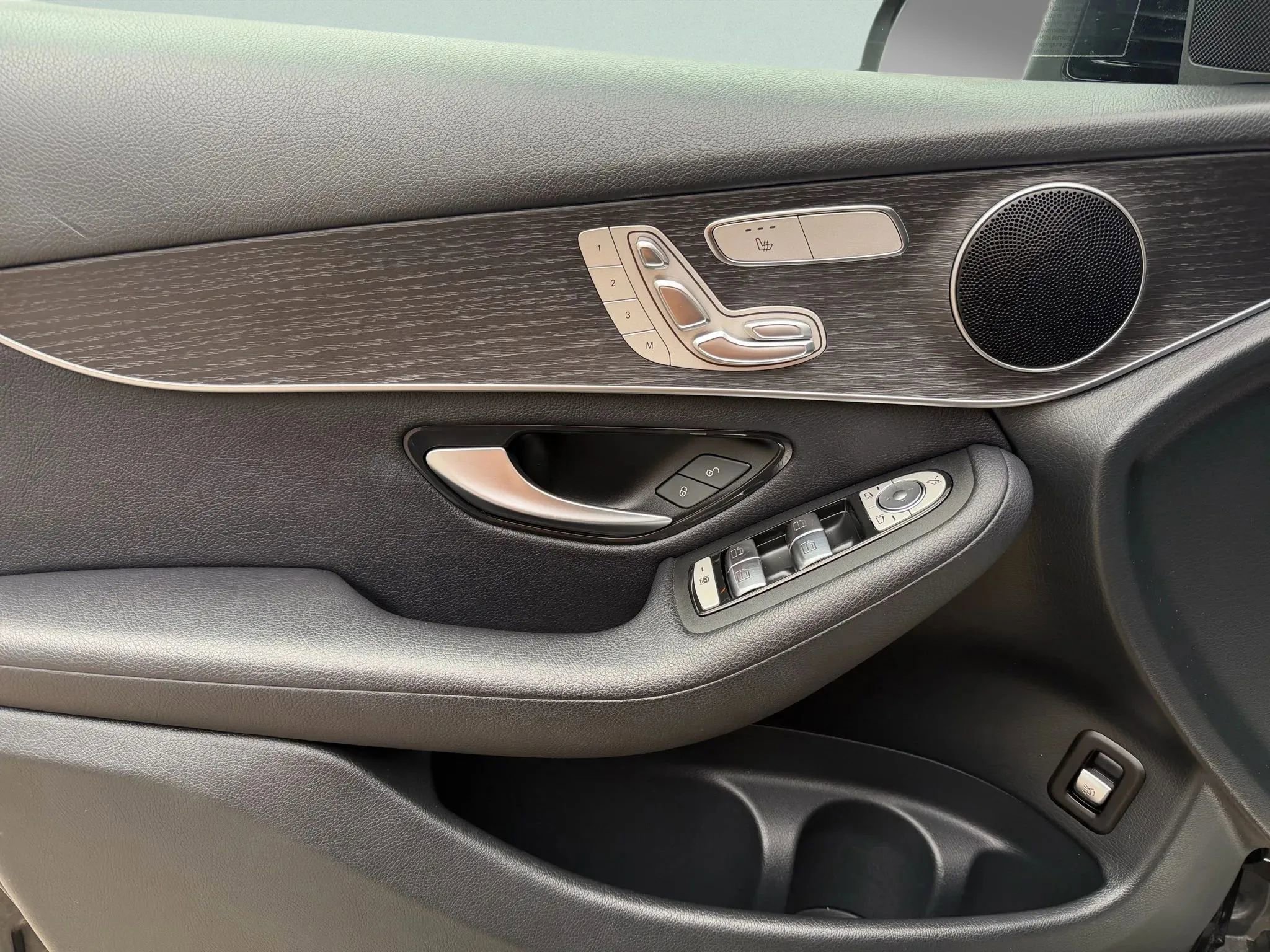 Used 2021 Mercedes-Benz GLC 300 4MATIC image 18