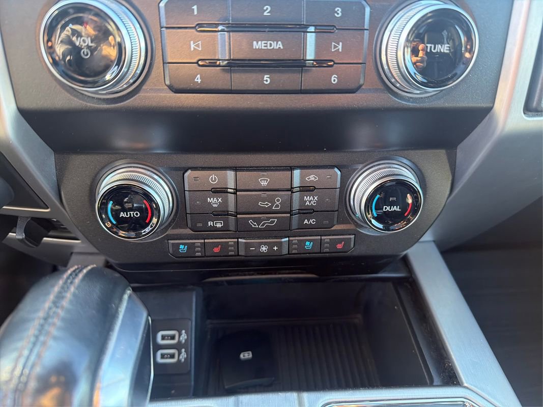 Used 2019 Ford F150 Platinum w/ Equipment Group 701A Luxury image 46