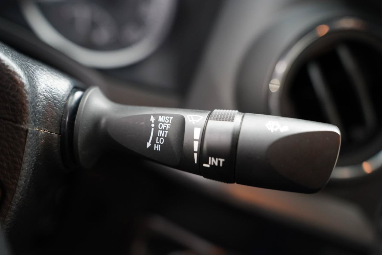 Used 2021 Toyota Tacoma TRD Sport w/ TRD Premium Sport Package AWD/4WD image 15