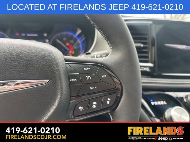 Used 2024 Chrysler Pacifica Limited w/ S Appearance Package FWD image 26