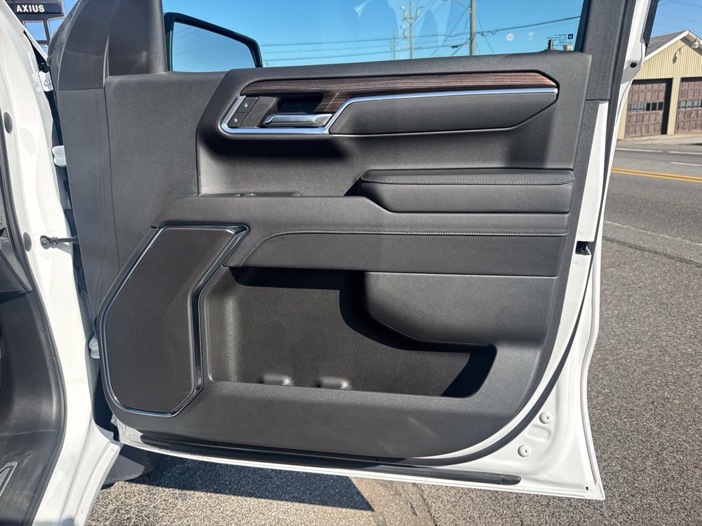 Used 2023 Chevrolet Silverado 1500 LT AWD/4WD image 23