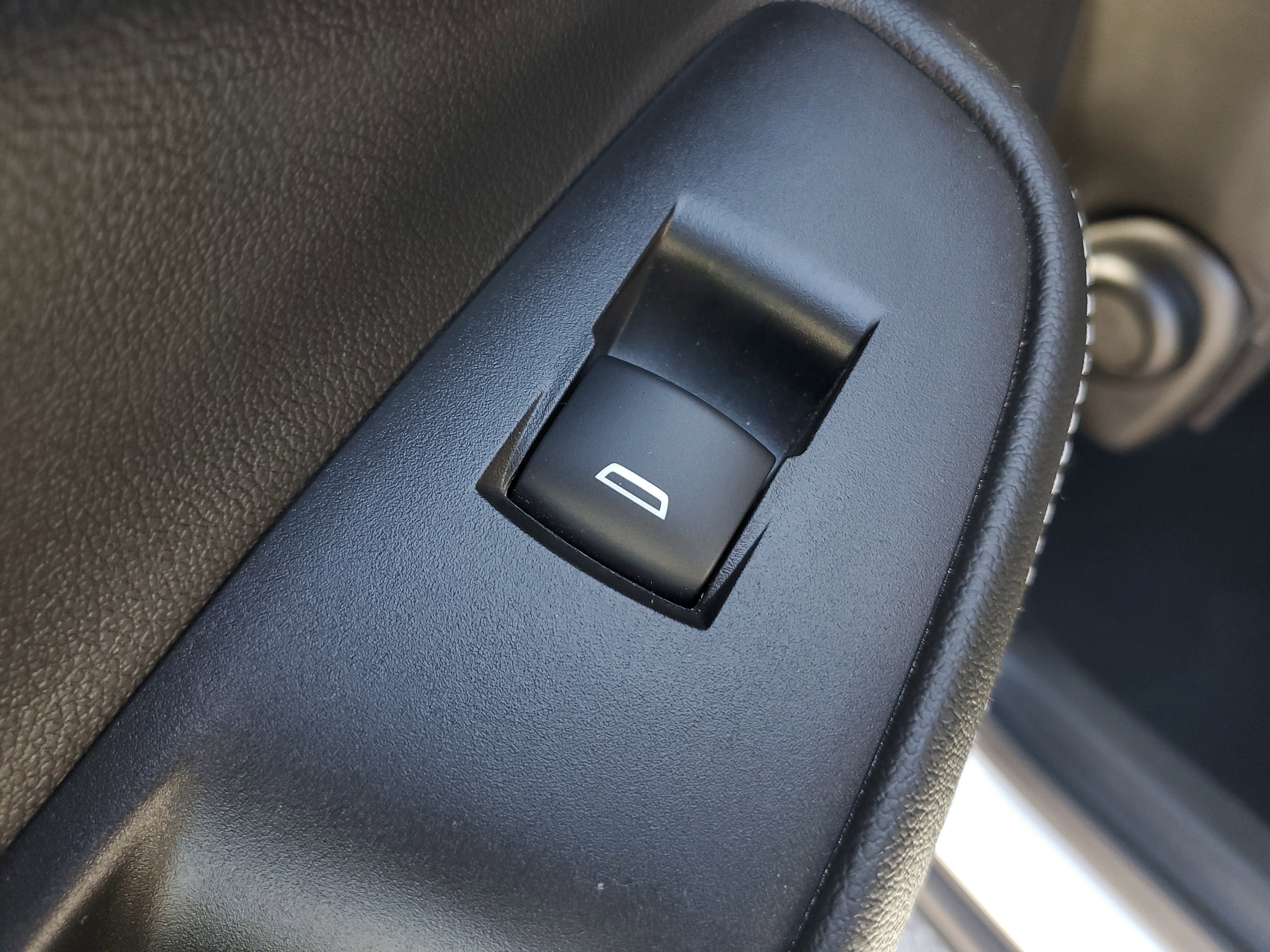 Used 2025 Buick Encore GX Preferred AWD/4WD image 13