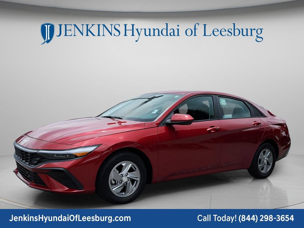 Certified 2024 Hyundai Elantra SE FWD image 9