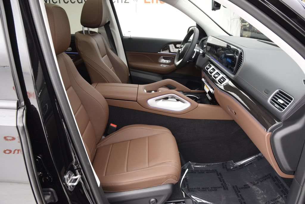 New 2026 Mercedes-Benz GLS 450 4MATIC image 16
