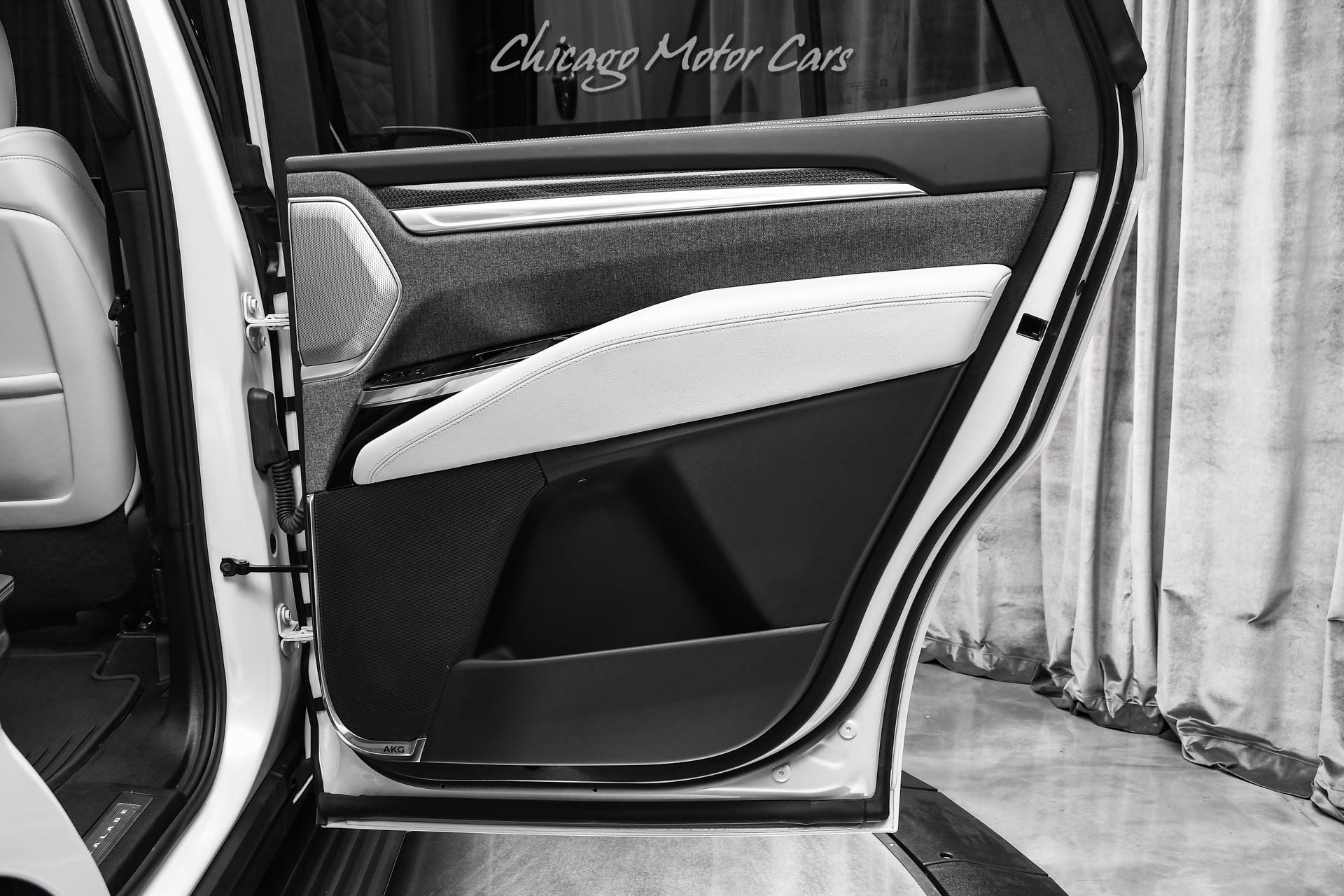 Used 2025 Cadillac Escalade V image 39